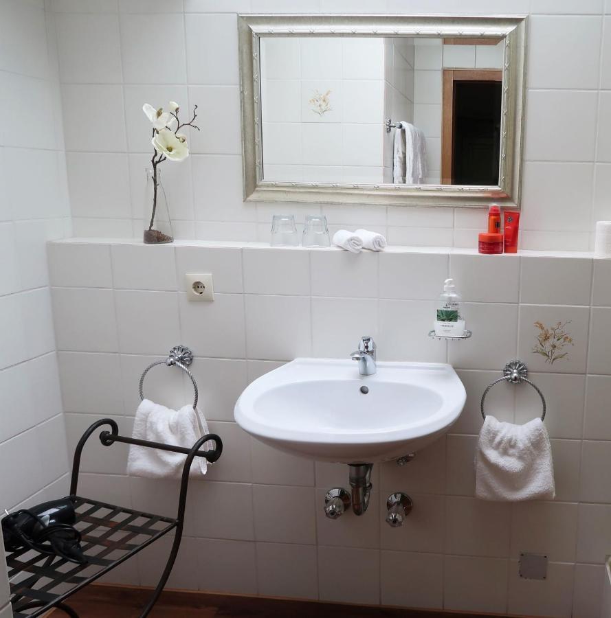 Hotel garni Bellevue Bad Füssing Buitenkant foto