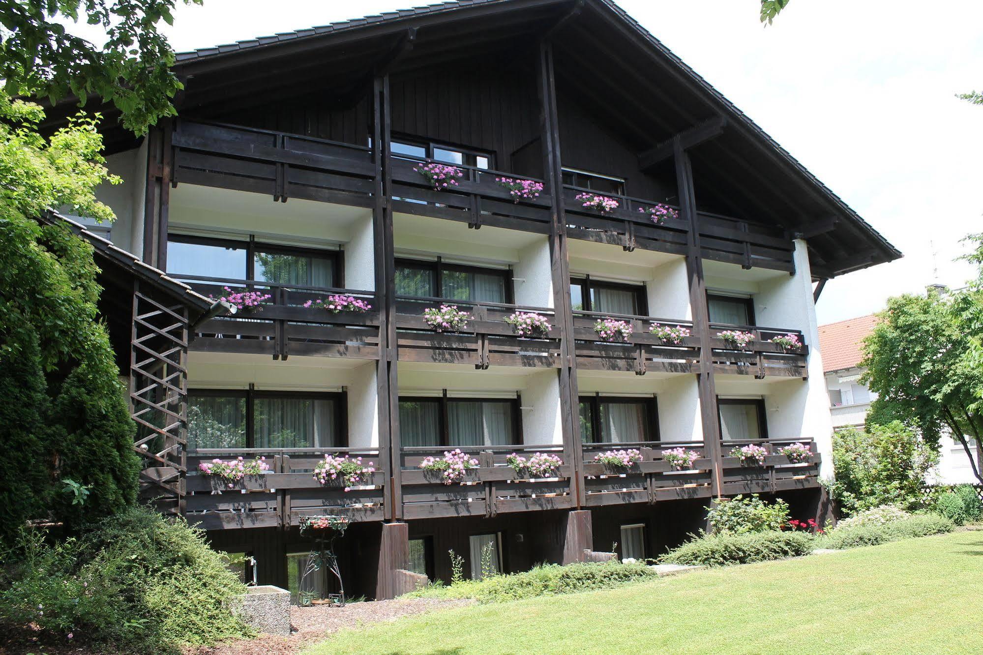 Hotel garni Bellevue Bad Füssing Buitenkant foto