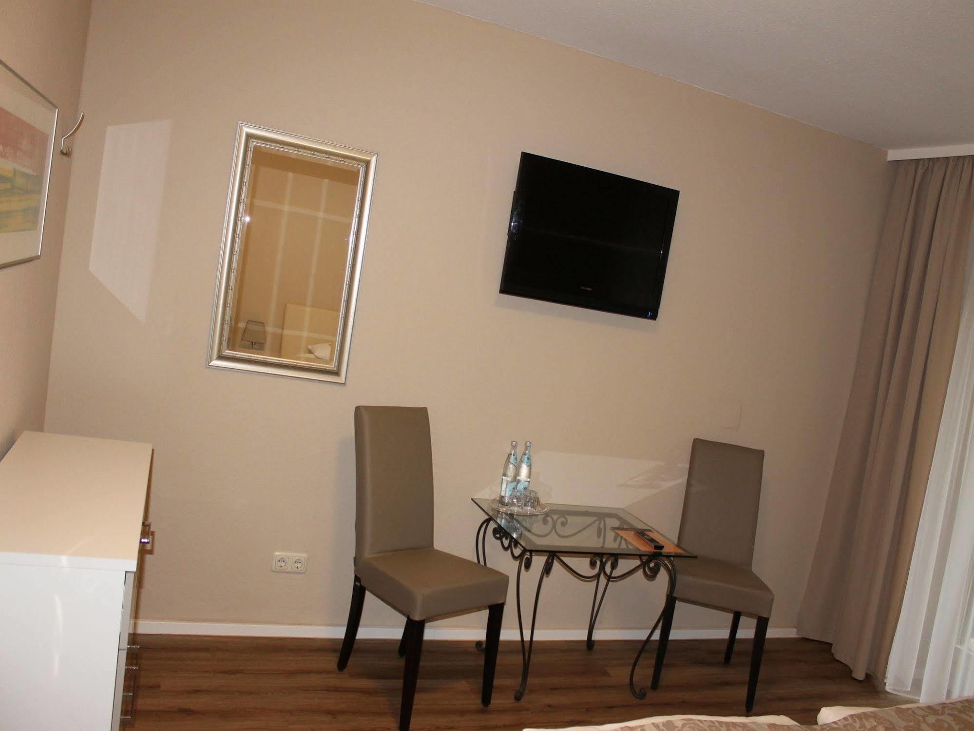 Hotel garni Bellevue Bad Füssing Buitenkant foto