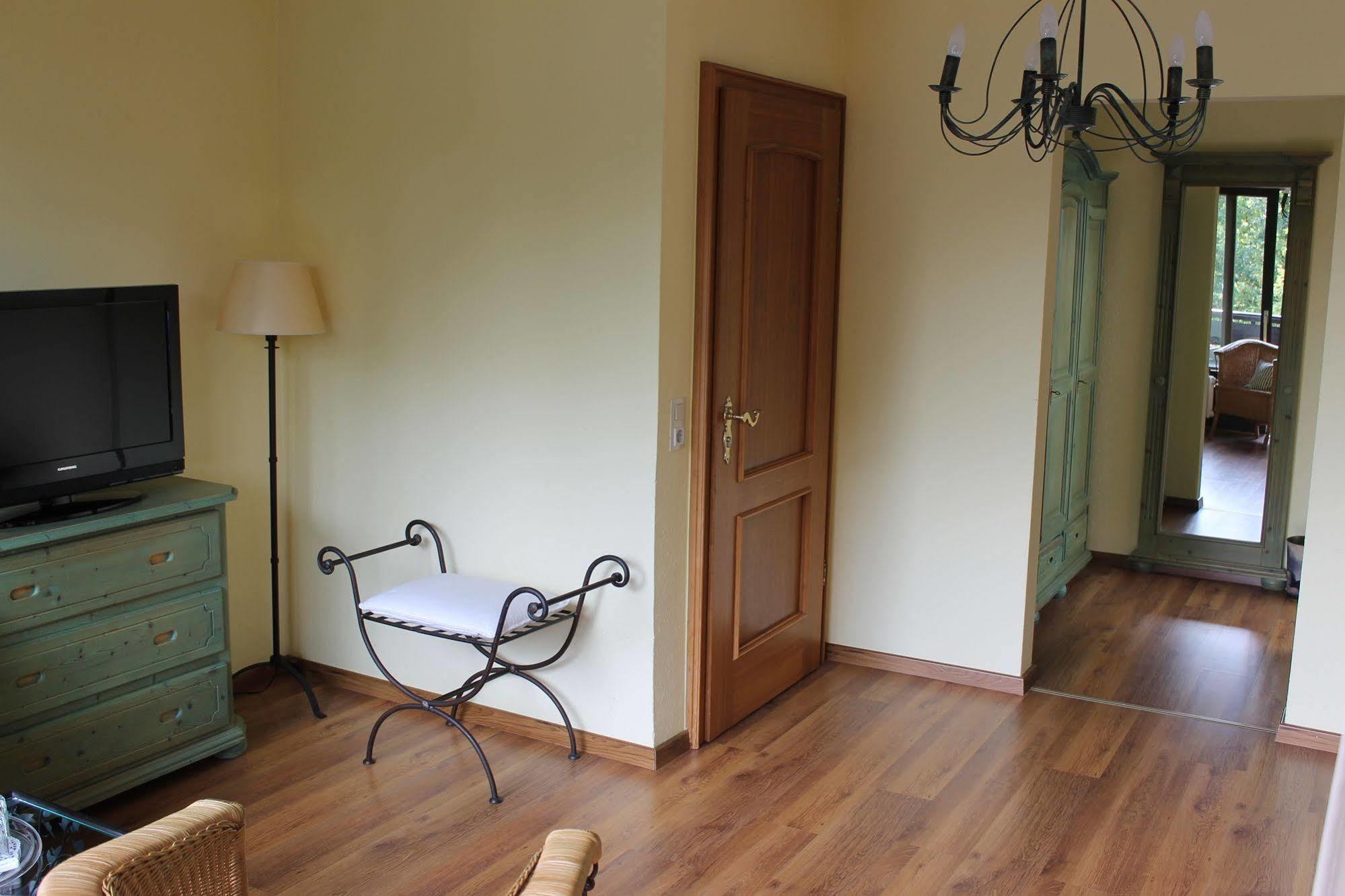 Hotel garni Bellevue Bad Füssing Buitenkant foto