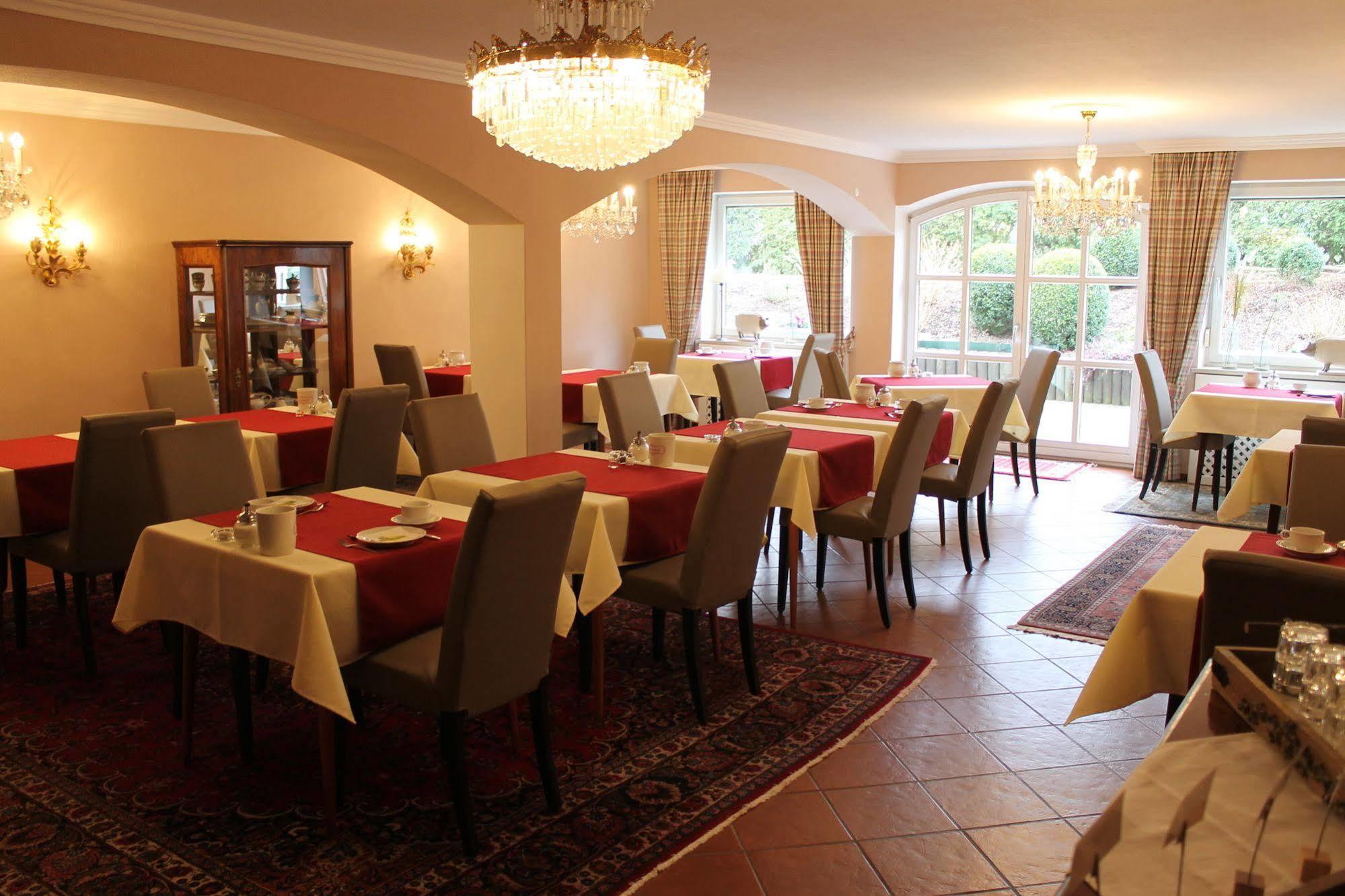 Hotel garni Bellevue Bad Füssing Buitenkant foto