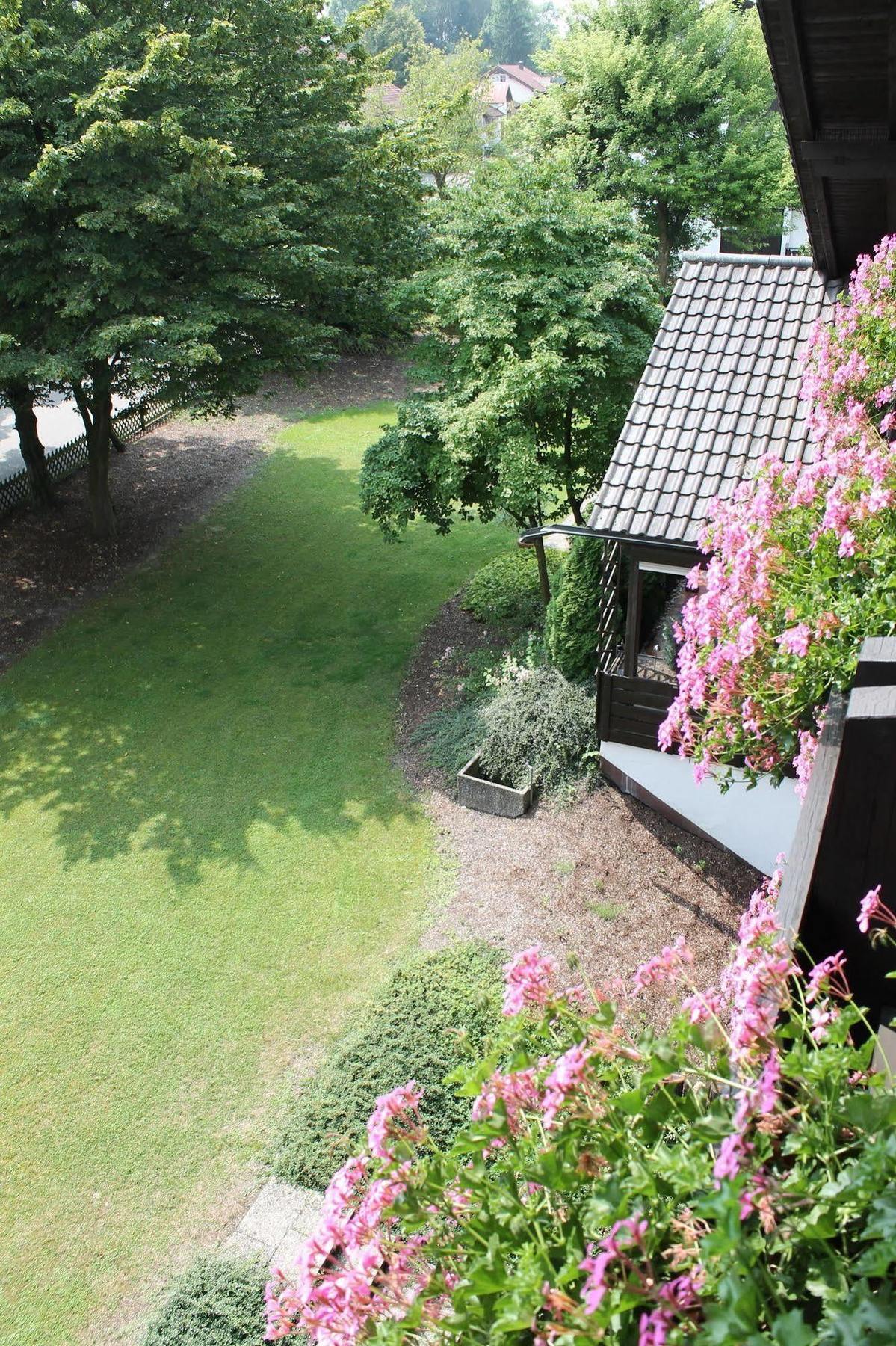 Hotel garni Bellevue Bad Füssing Buitenkant foto